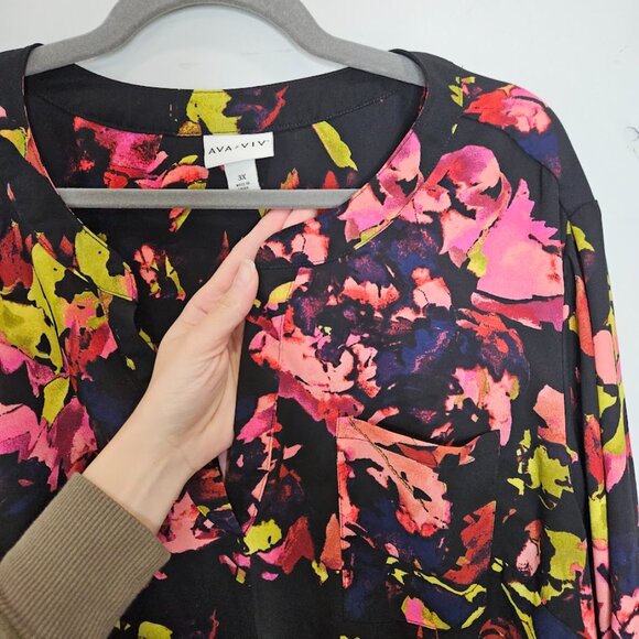 Ava & Viv Black Floral Blouse Shirt Top Roll Tab Sleeve Flowers Plus Size 3XL - Picture 3 of 10